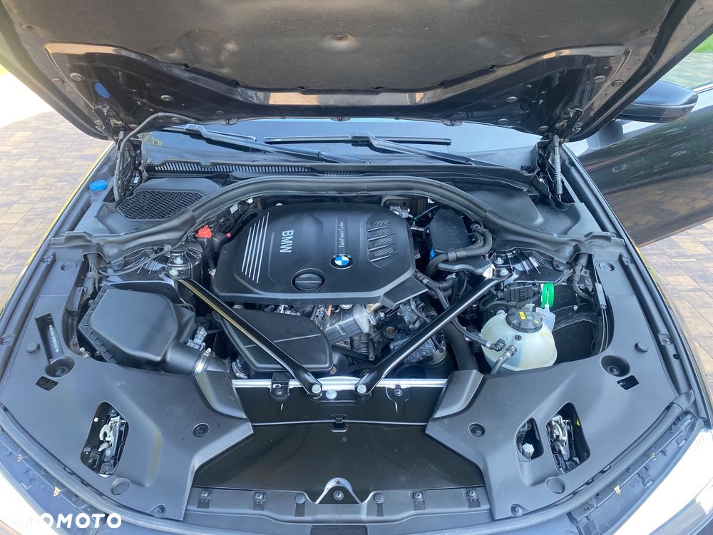 BMW Seria 5 520d Luxury Line - 12