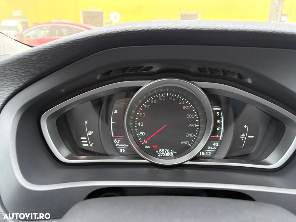 Volvo V40 D4 Summum - 10