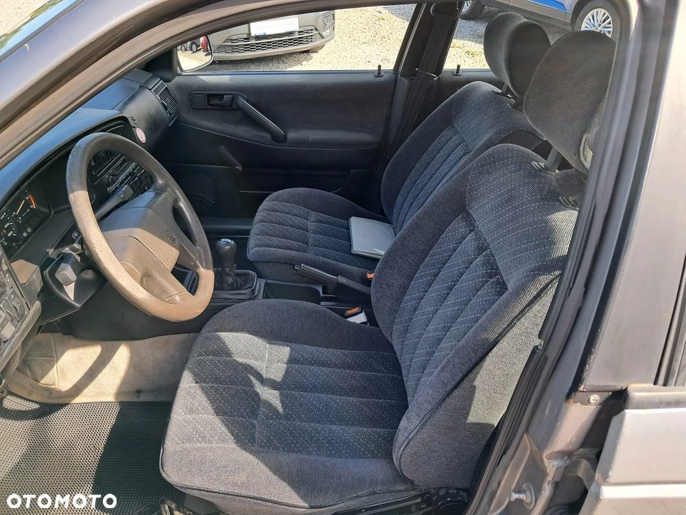 Volkswagen Passat 1.8 CL - 9