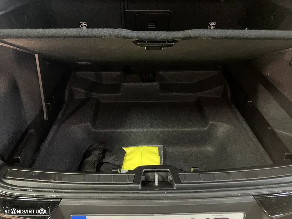 Volvo XC 40 2.0 D3 Momentum Plus - 59