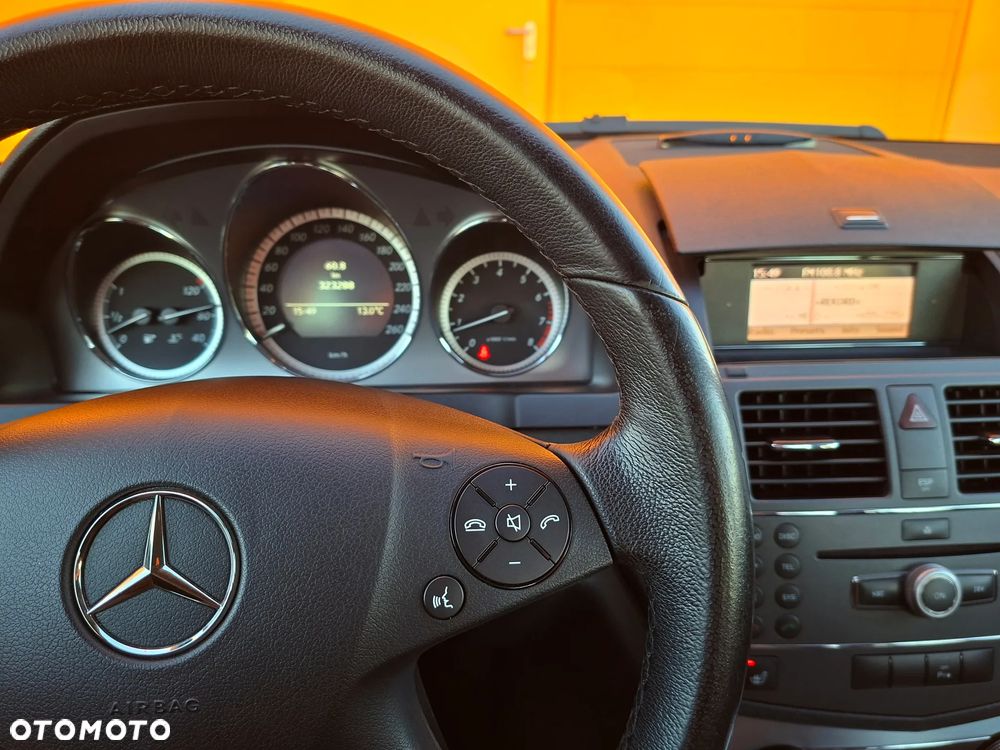 Mercedes-Benz Klasa C 200 Avantgarde Edition - 18