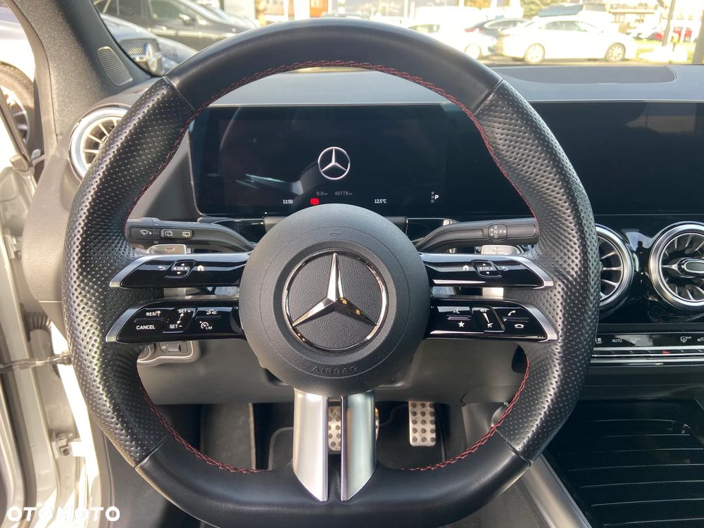 Mercedes-Benz Klasa B 220 4-Matic mHEV AMG Line 8G-DCT - 12
