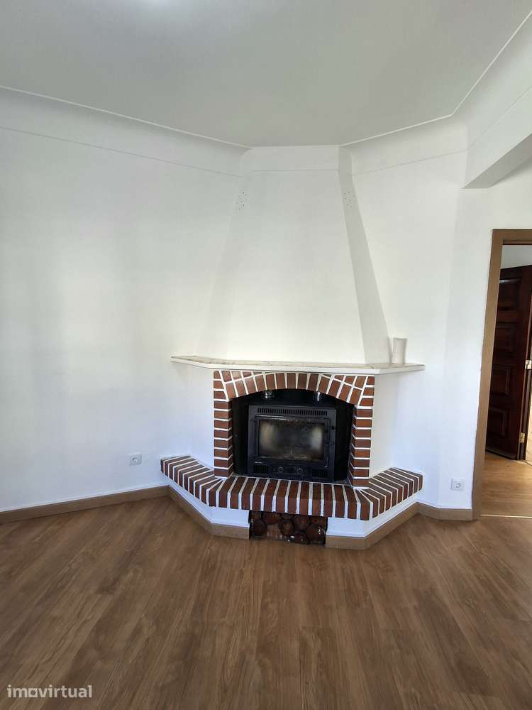 Apartamento T4 muito soalheiro, em zona central. - Grande imagem: 5/25