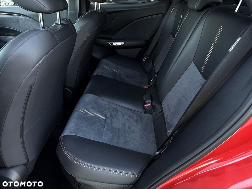 Lexus LBX 1.5 Hybrid Cool - 32