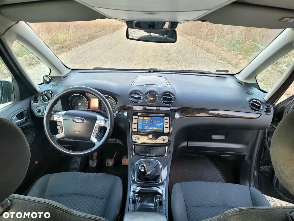 Ford Galaxy 2.0 Ghia - 12