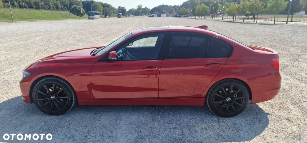 BMW Seria 3 320i Sport Line - 3