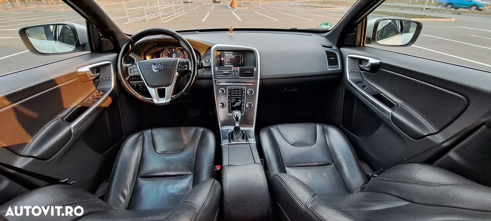 Volvo XC 60 D5AWD Momentum - 7