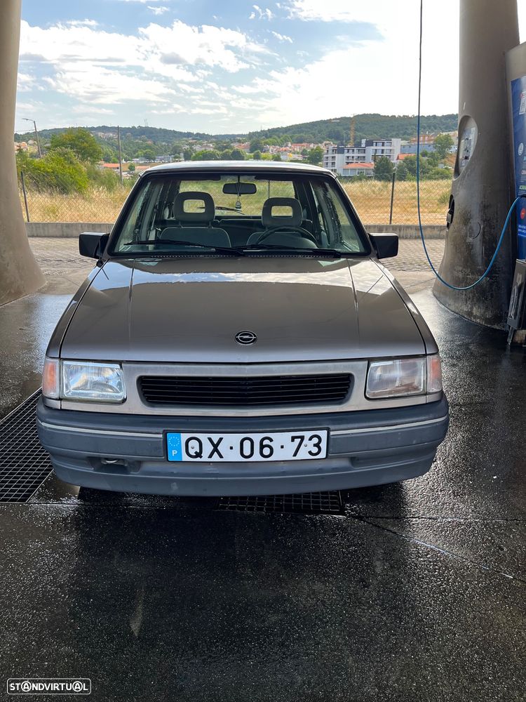 Opel Corsa 1.2 Swing + - 3