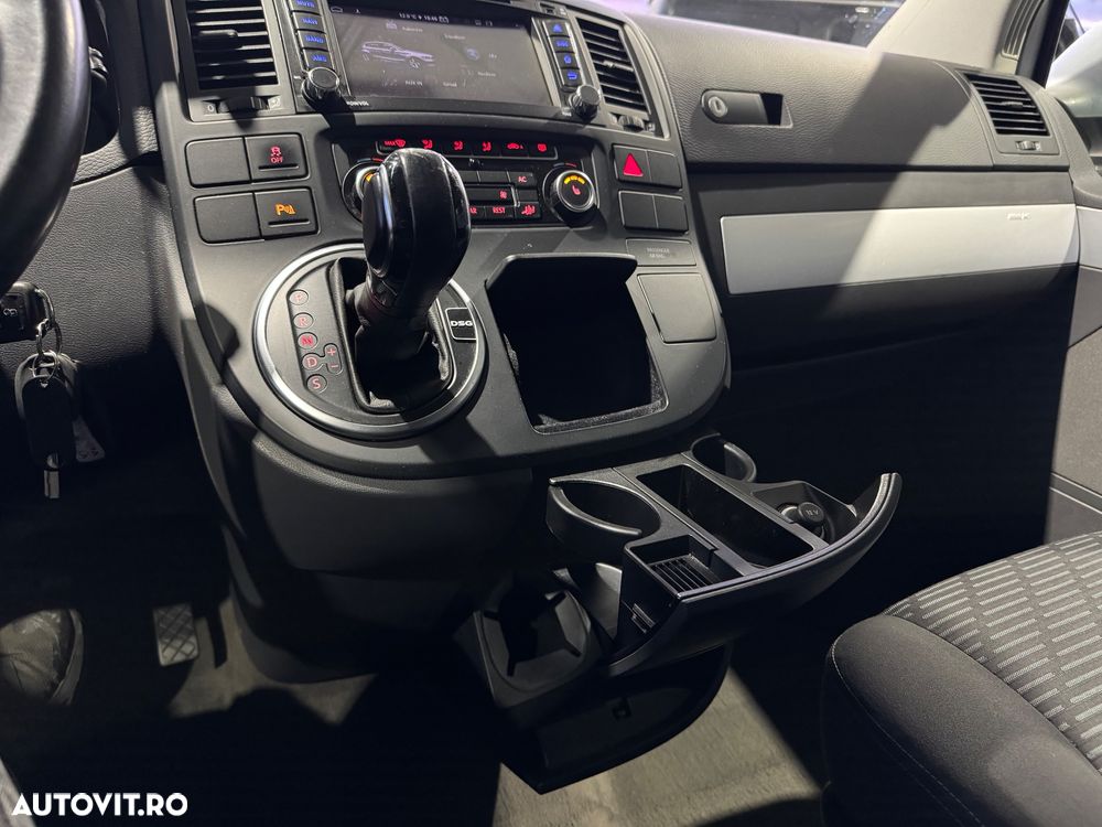 Volkswagen Multivan - 21