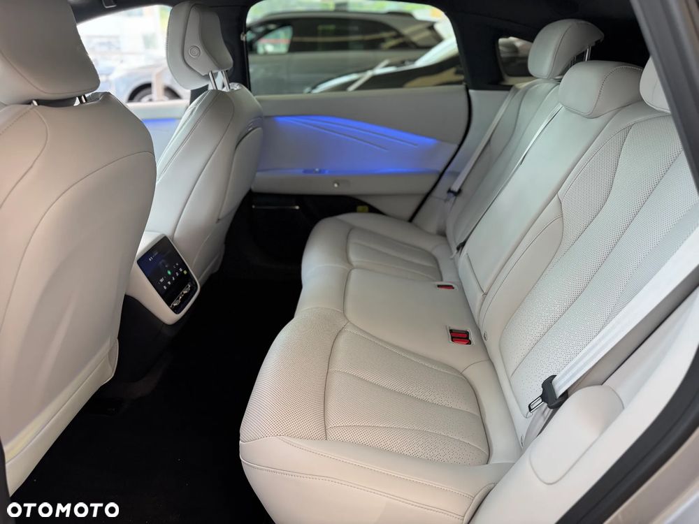XPeng P7+ 74.9 kWh RWD Long Rage Pro - 6