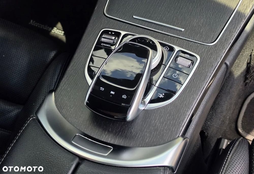 Mercedes-Benz Klasa C 300 9G-TRONIC AMG Line - 21
