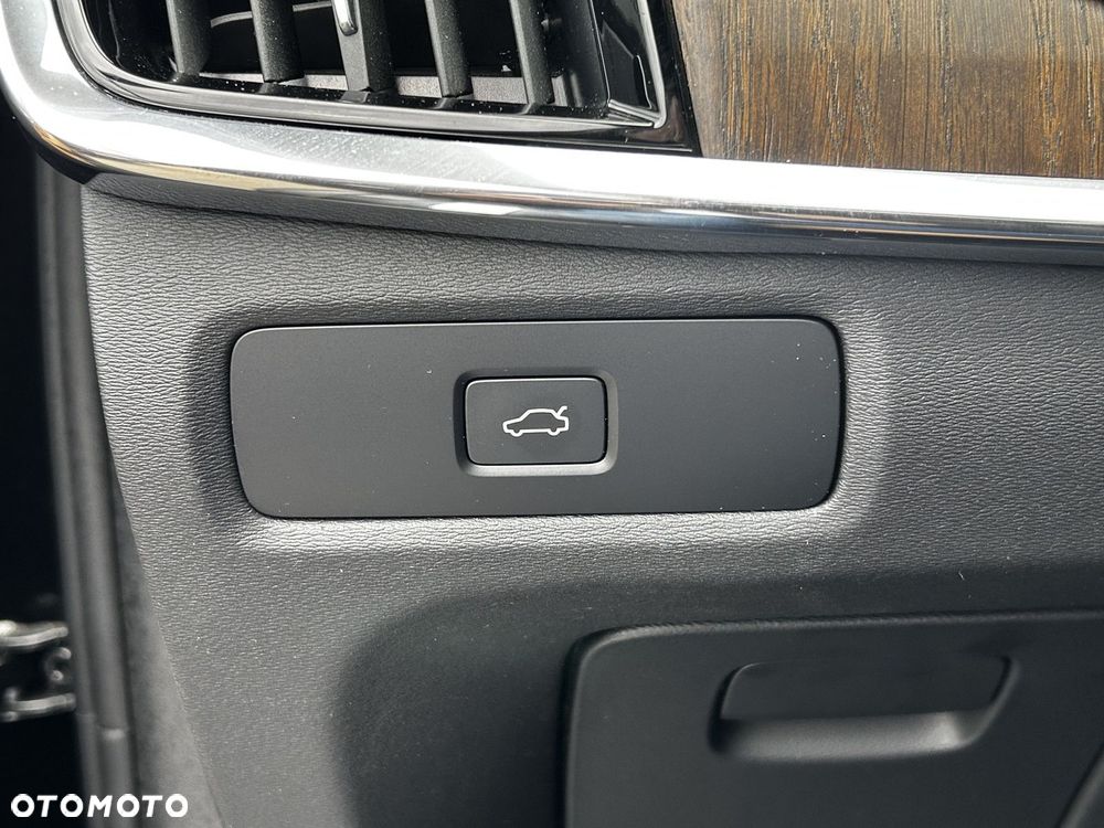 Volvo V90 Cross Country - 21