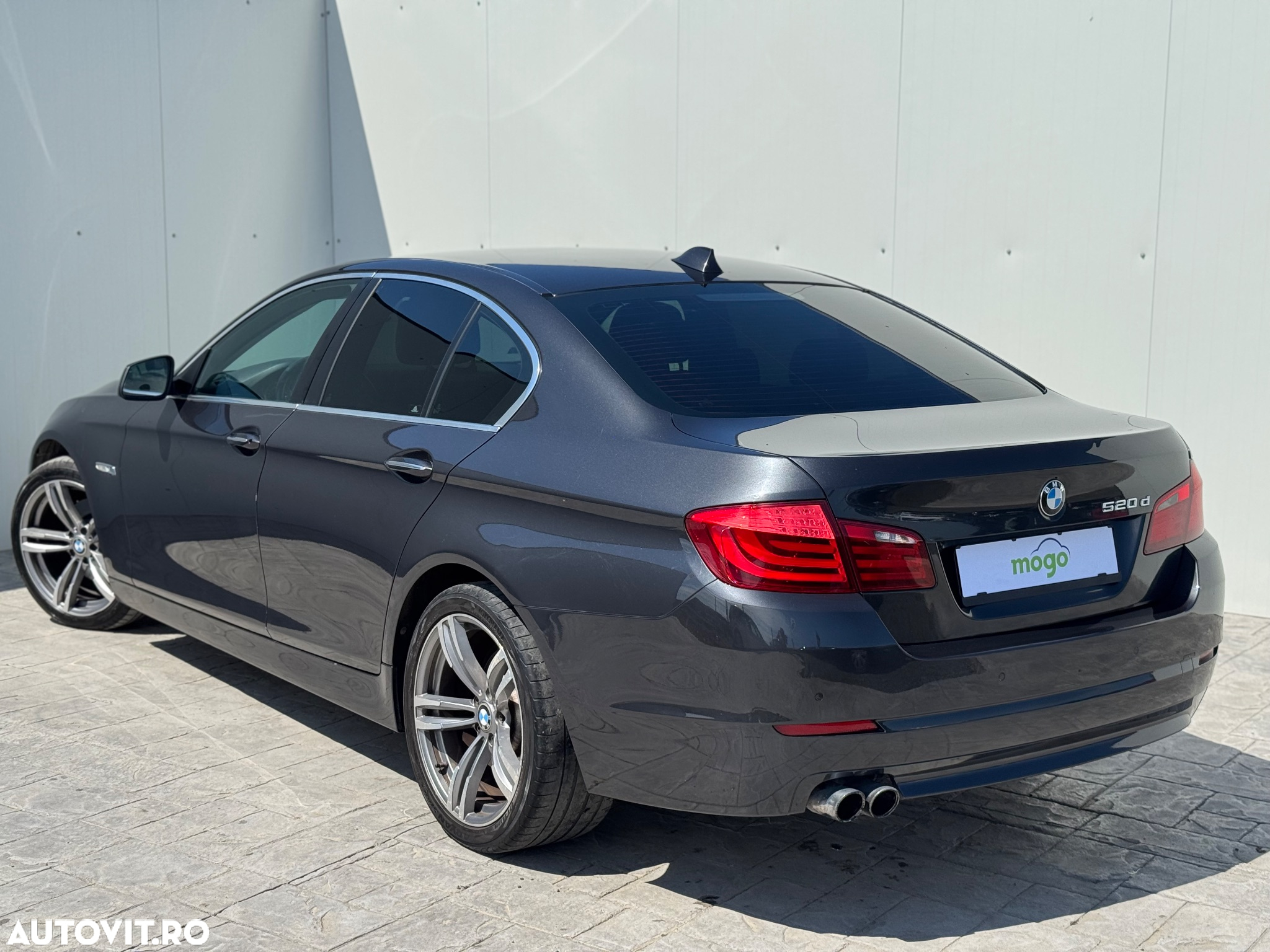 BMW Seria 5 520d Aut. Modern Line - 2