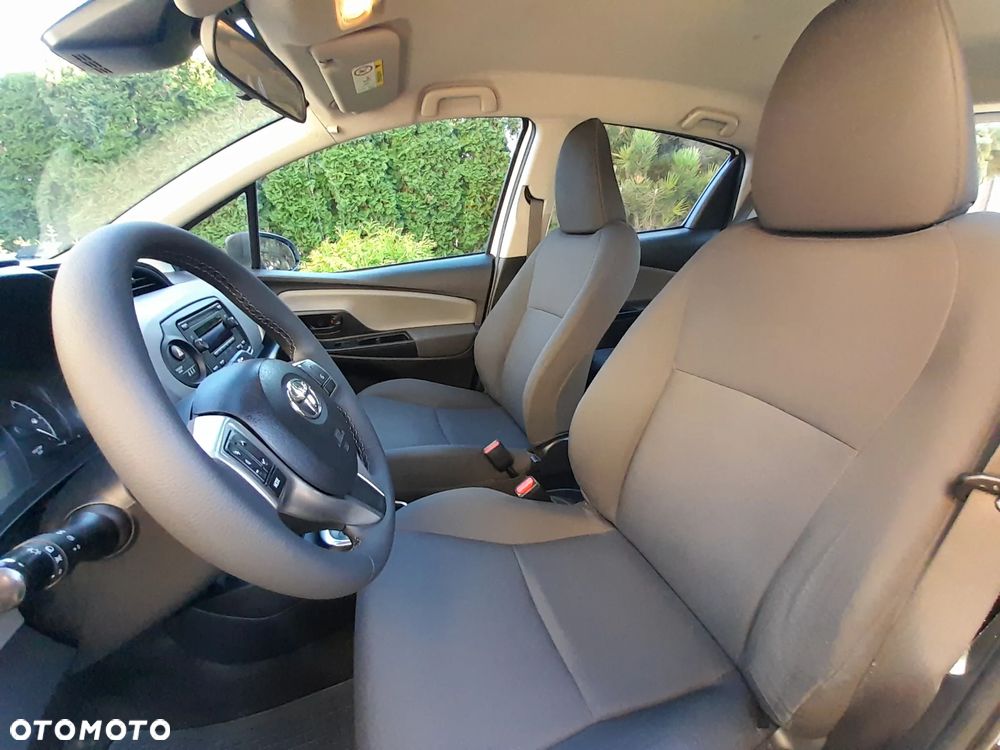 Toyota Yaris Hybrid 100 Active - 21