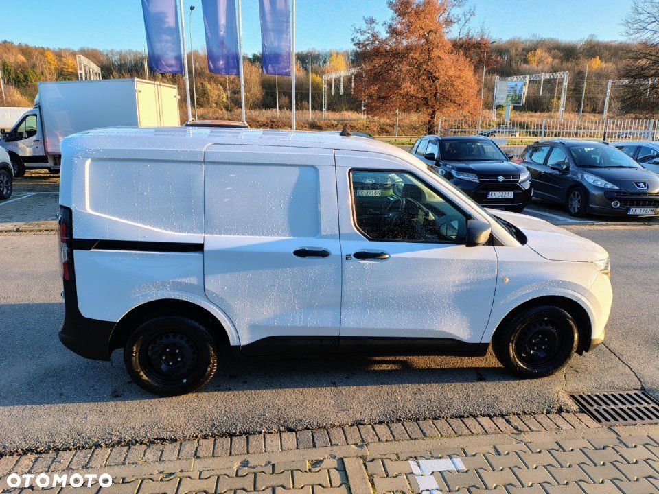 Ford Transit Courier - 4