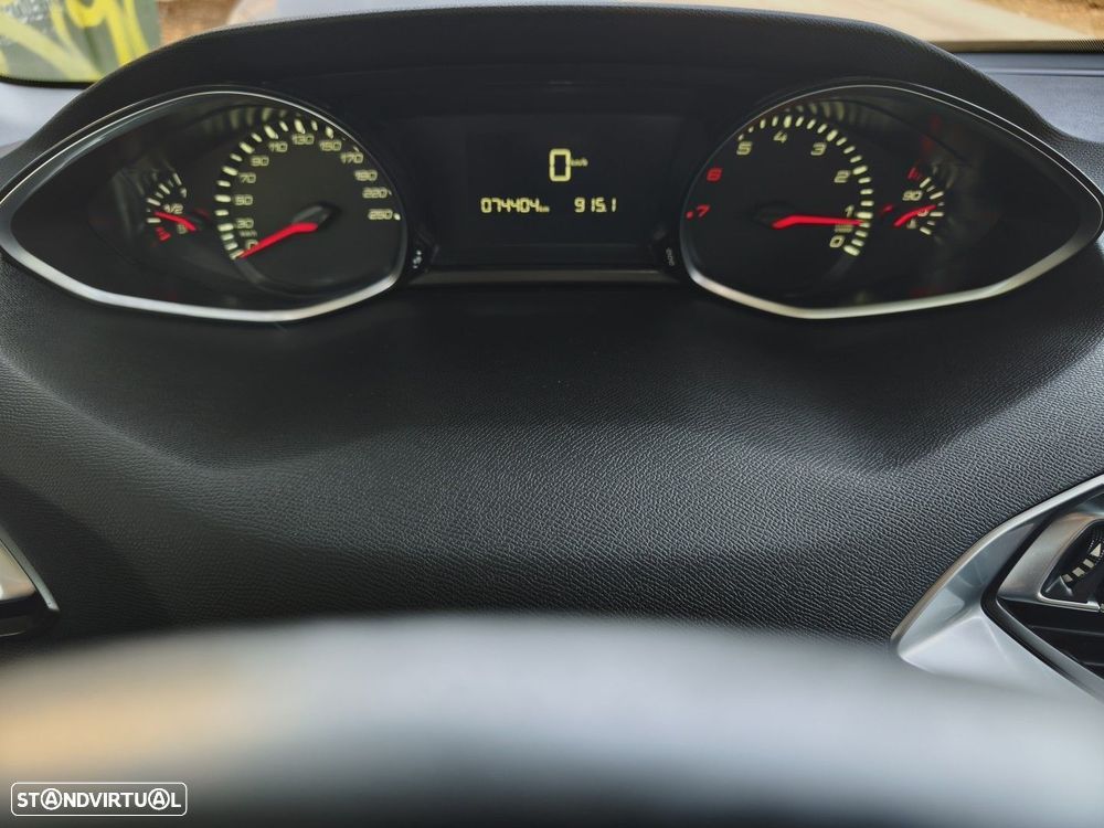 Peugeot 308 SW 1.2 PureTech Style - 23