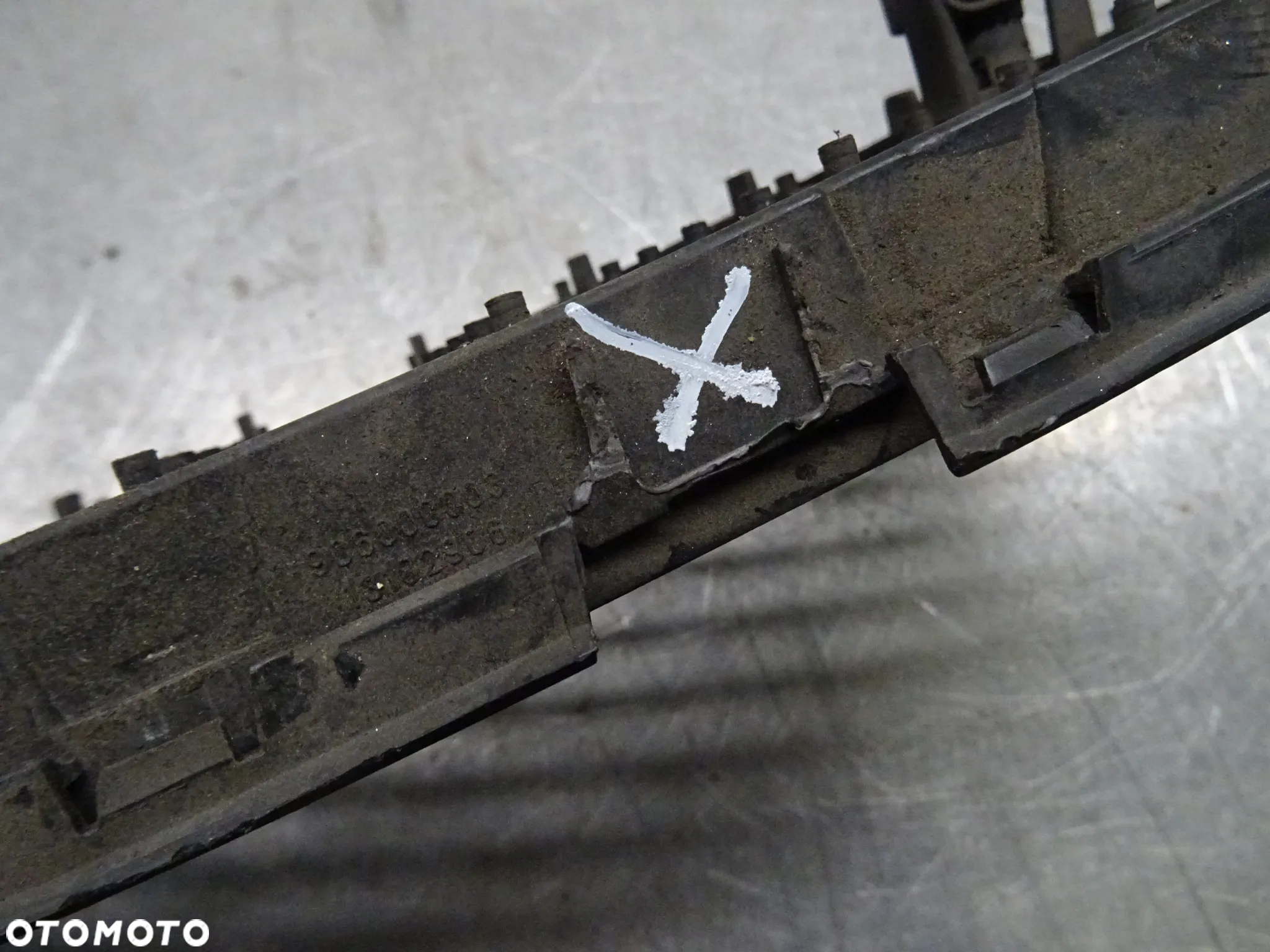 OPEL VECTRA C GTS LIFT 05-08 KRATKA ZDERZAKA ŚRODKOWA - 7