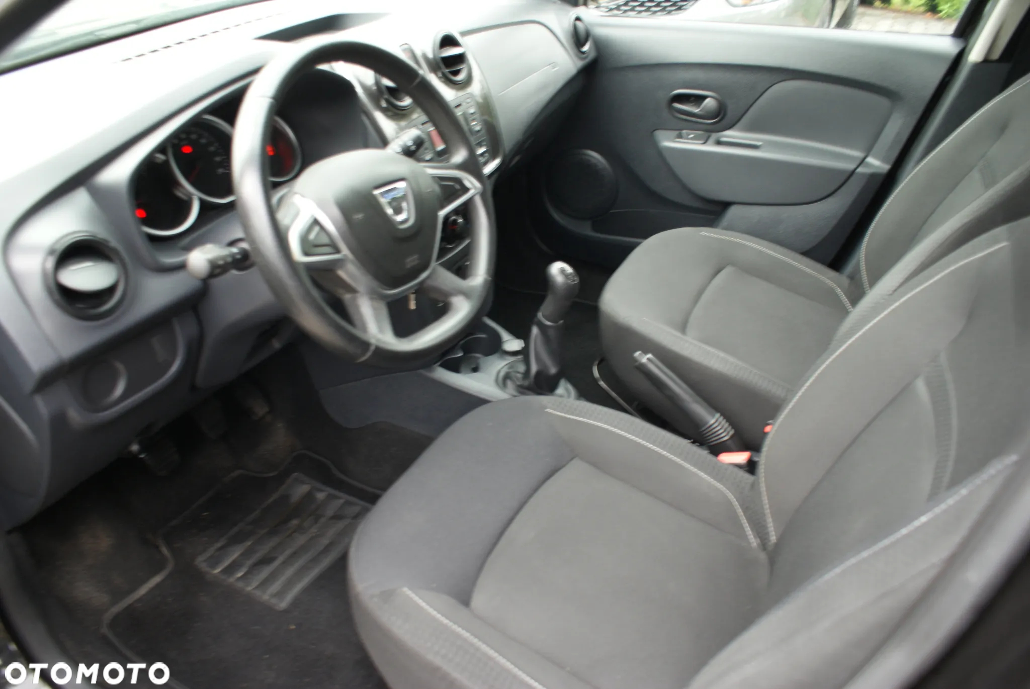 Dacia Sandero SCe 75 Acces - 4