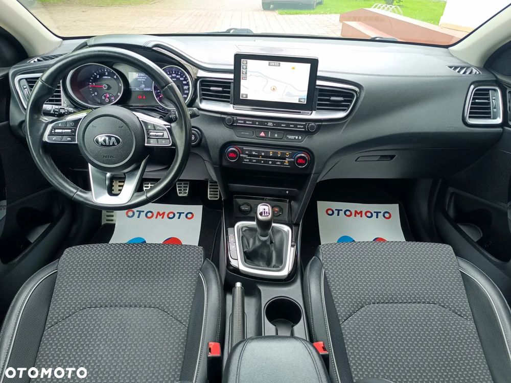 Kia Ceed 1.6 CRDi SCR L Business Line Plus - 28