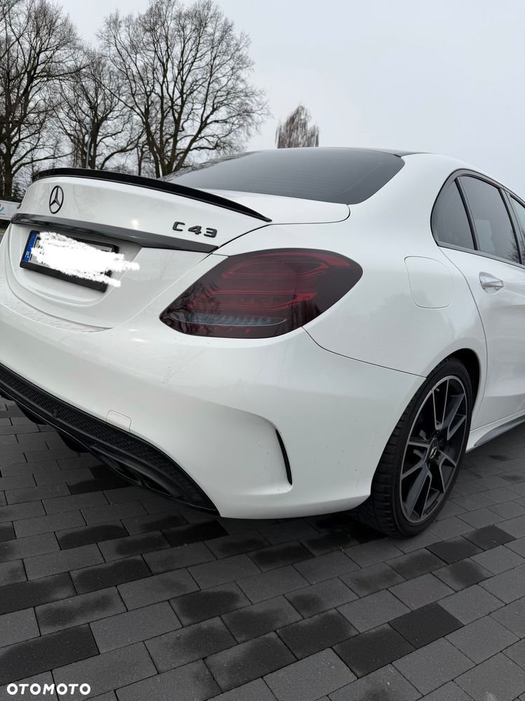Mercedes-Benz Klasa C AMG 43 4Matic 9G-TRONIC - 25