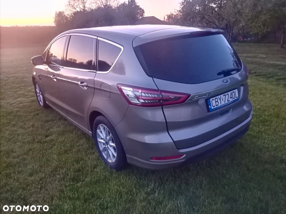 Ford S-Max - 11