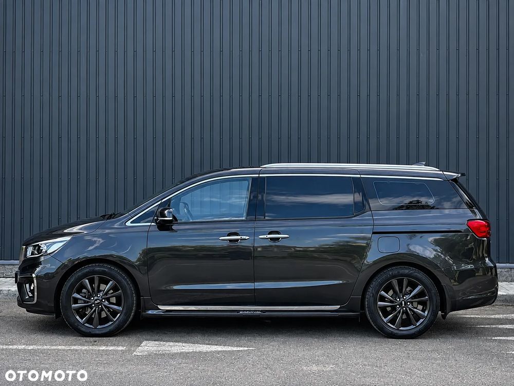 Kia Carnival - 4