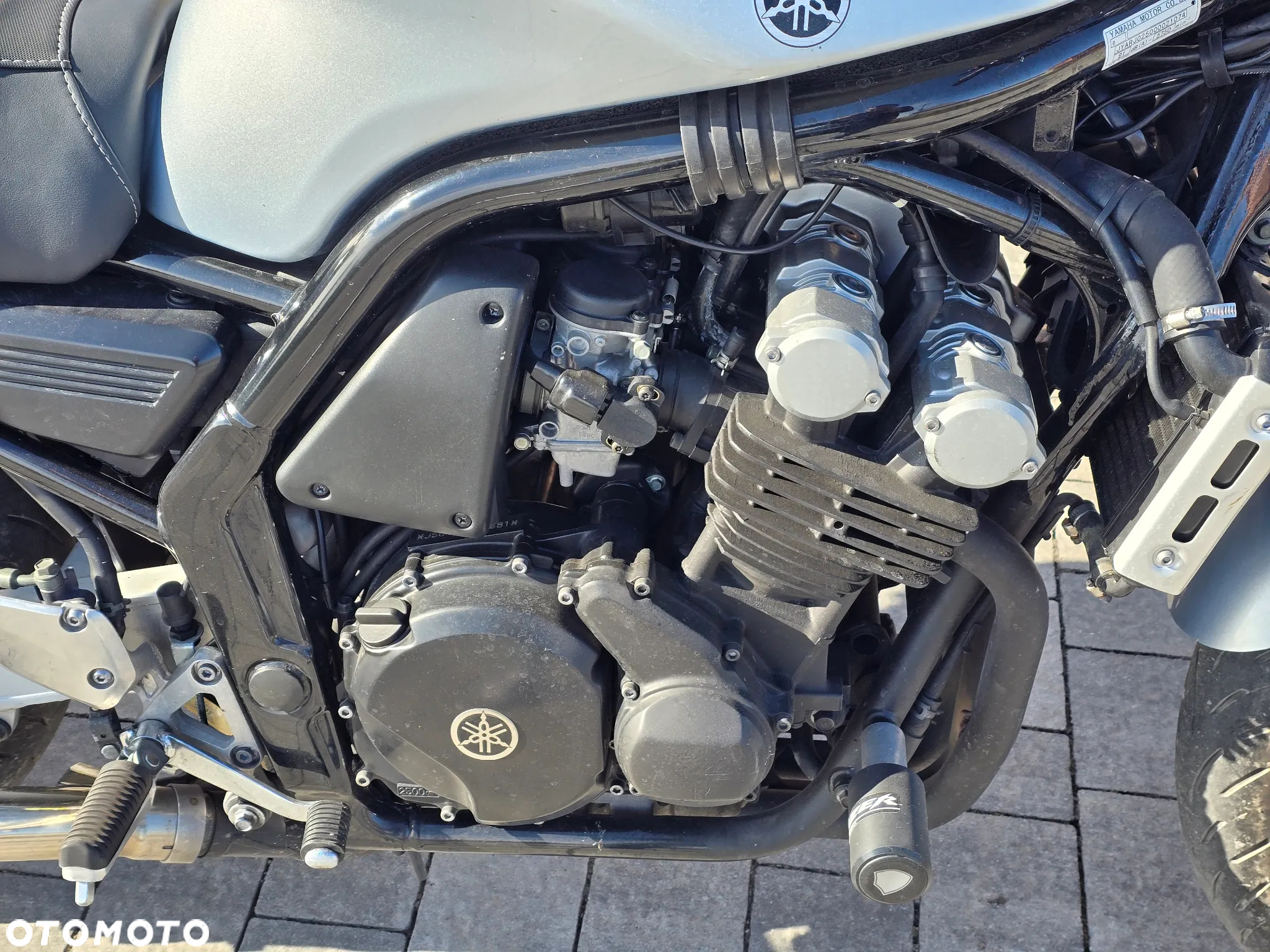 Yamaha FZS - 7