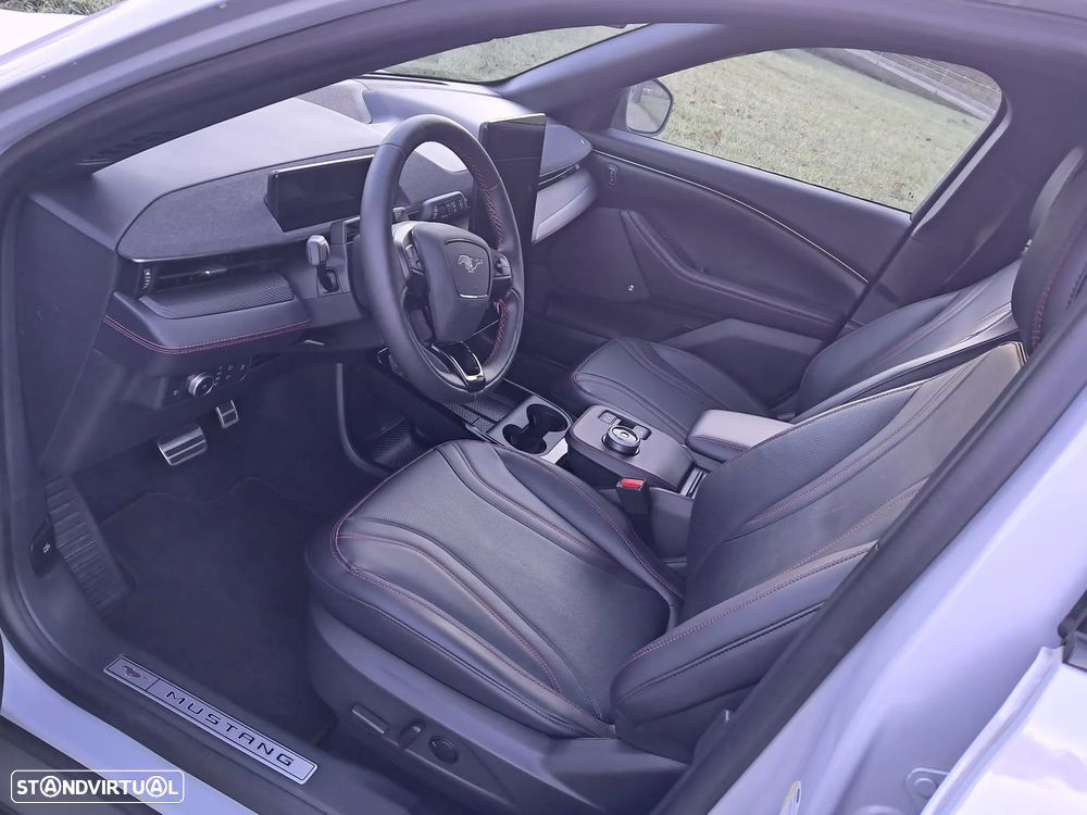 Ford Mustang Mach-E Premium - 17