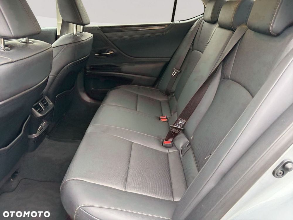Lexus ES - 22