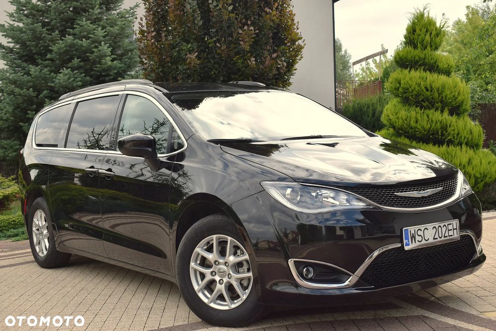 Chrysler Pacifica - 14