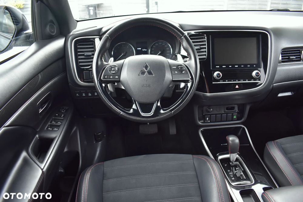 Mitsubishi Outlander 2.0 4WD CVT Diamant Edition+ - 27