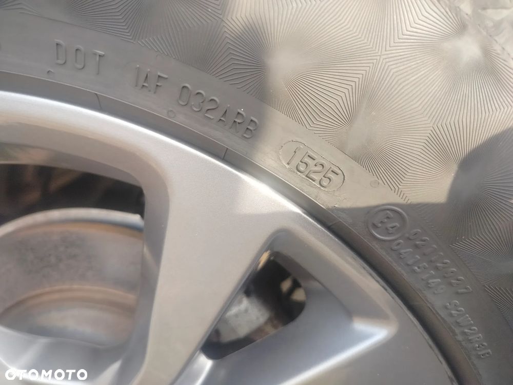 Ford Kuga 2.5 Duratec FHEV ST-LINE - 24