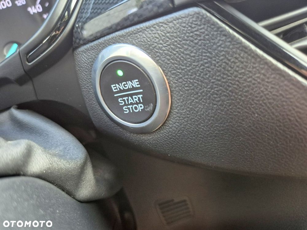 Ford Focus 1.0 EcoBoost Hybrid ST-LINE - 35