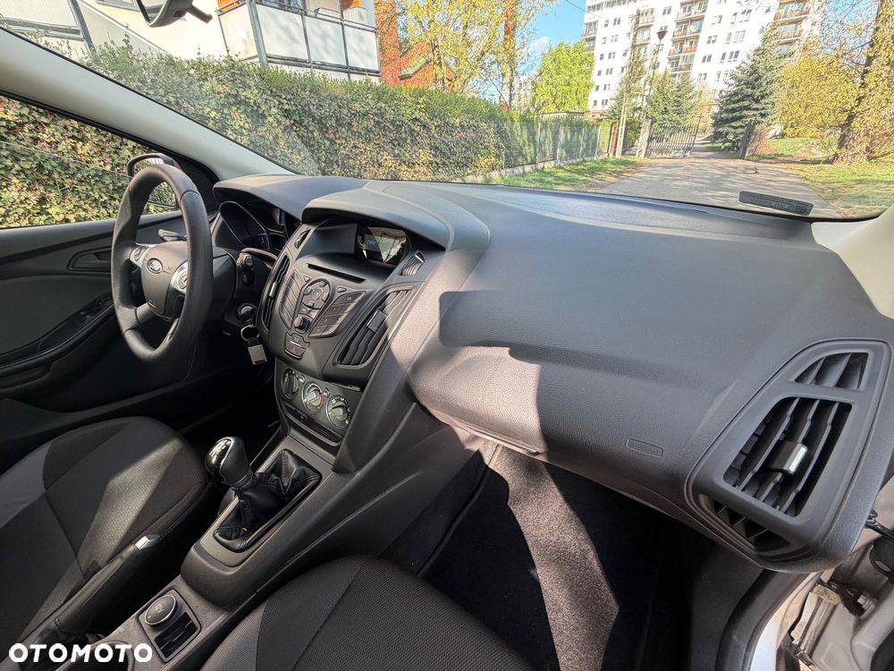 Ford Focus 1.6 Trend - 8