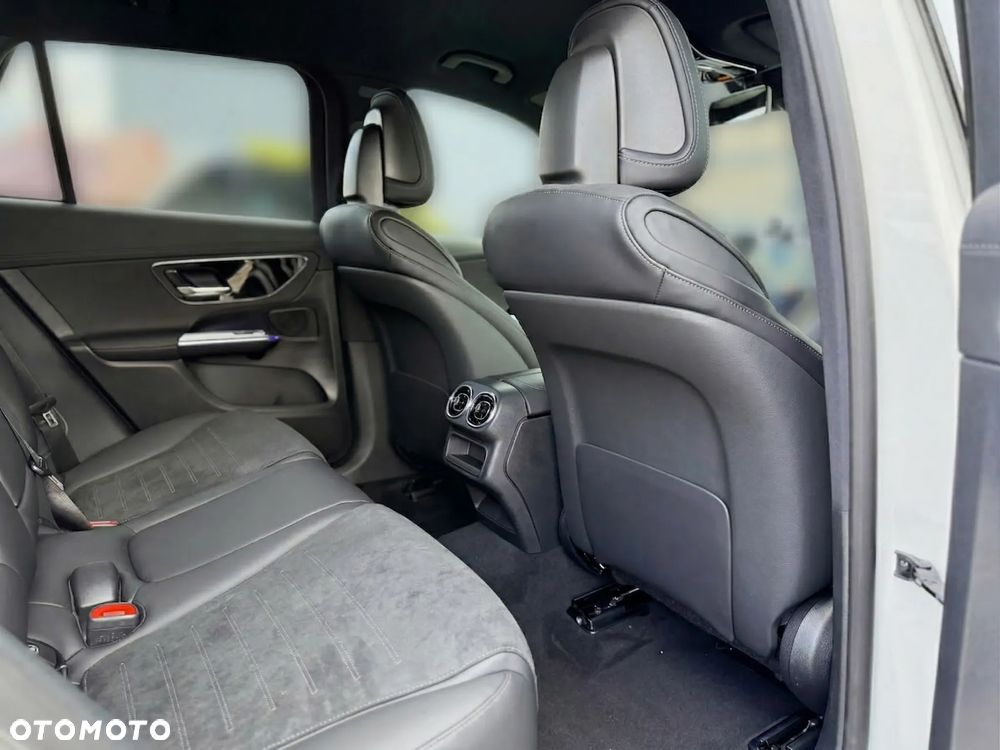 Mercedes-Benz GLC - 27