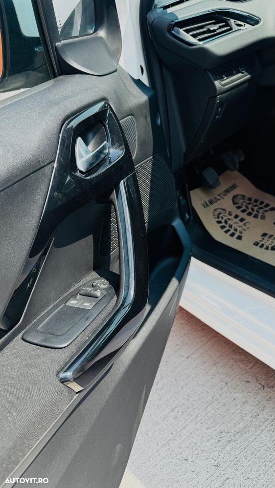 Peugeot 208 PureTech 82 Start & Stop Allure - 20