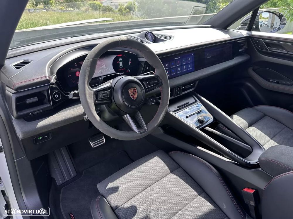 Porsche Macan Electric GTS - 31