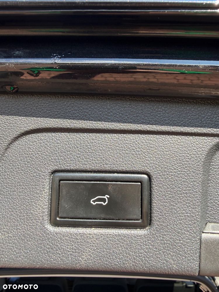 Volkswagen Touran 2.0 TDI SCR DSG Join - 32