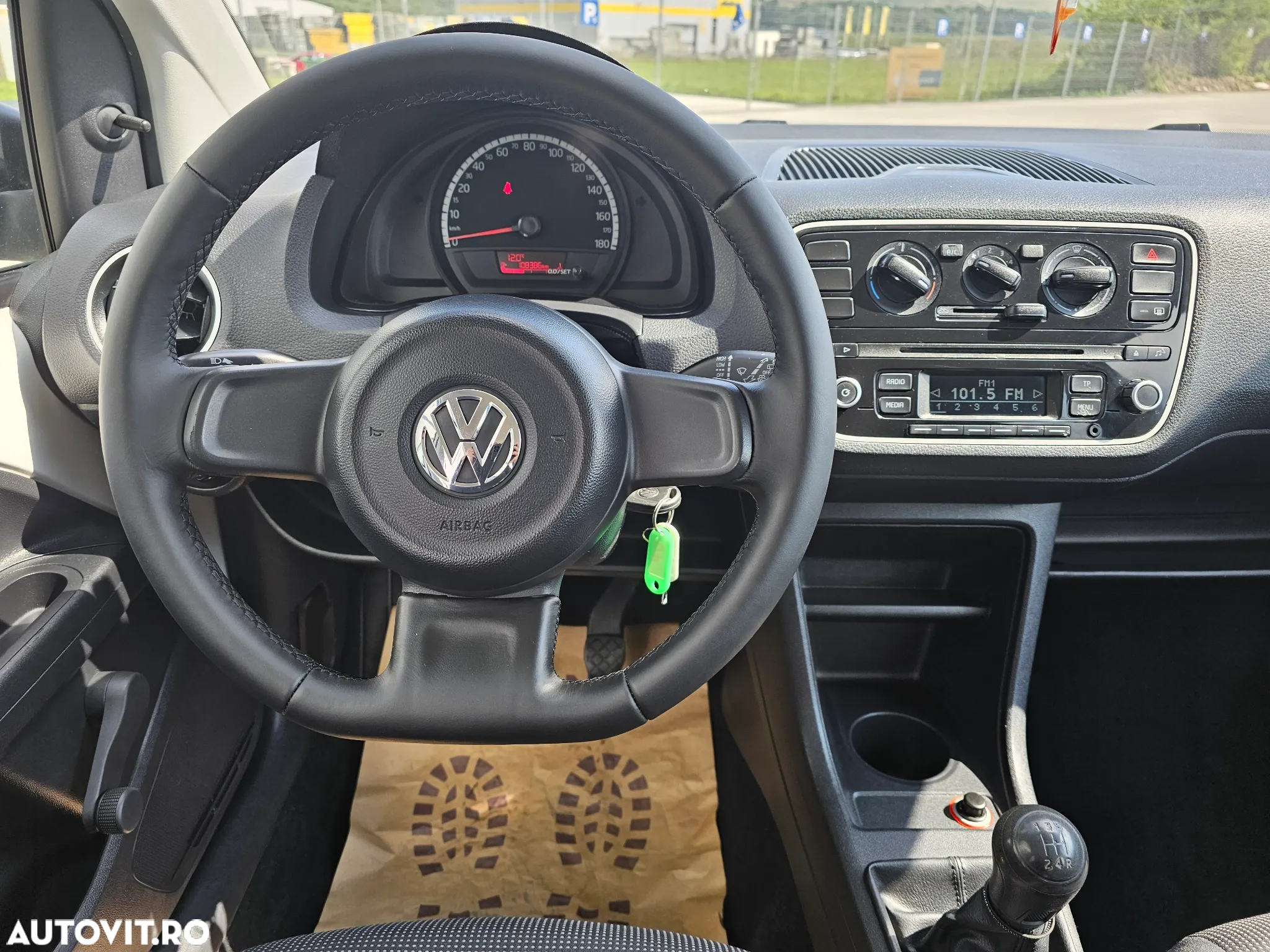 Volkswagen up! 1.0 White - 12