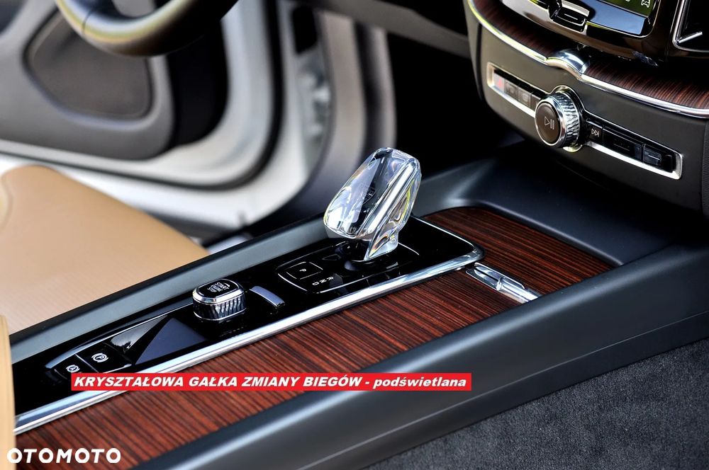 Volvo XC 60 B4 D Plus Dark - 20