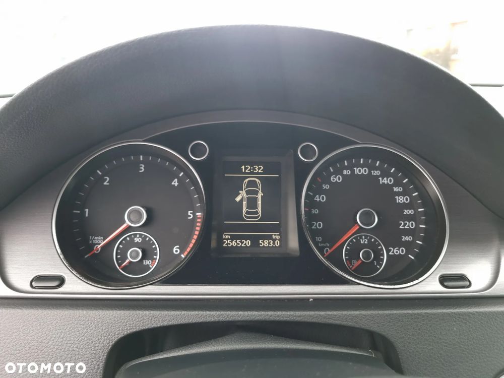 Volkswagen Passat 2.0 TDI BlueMotion Technology Trendline - 19