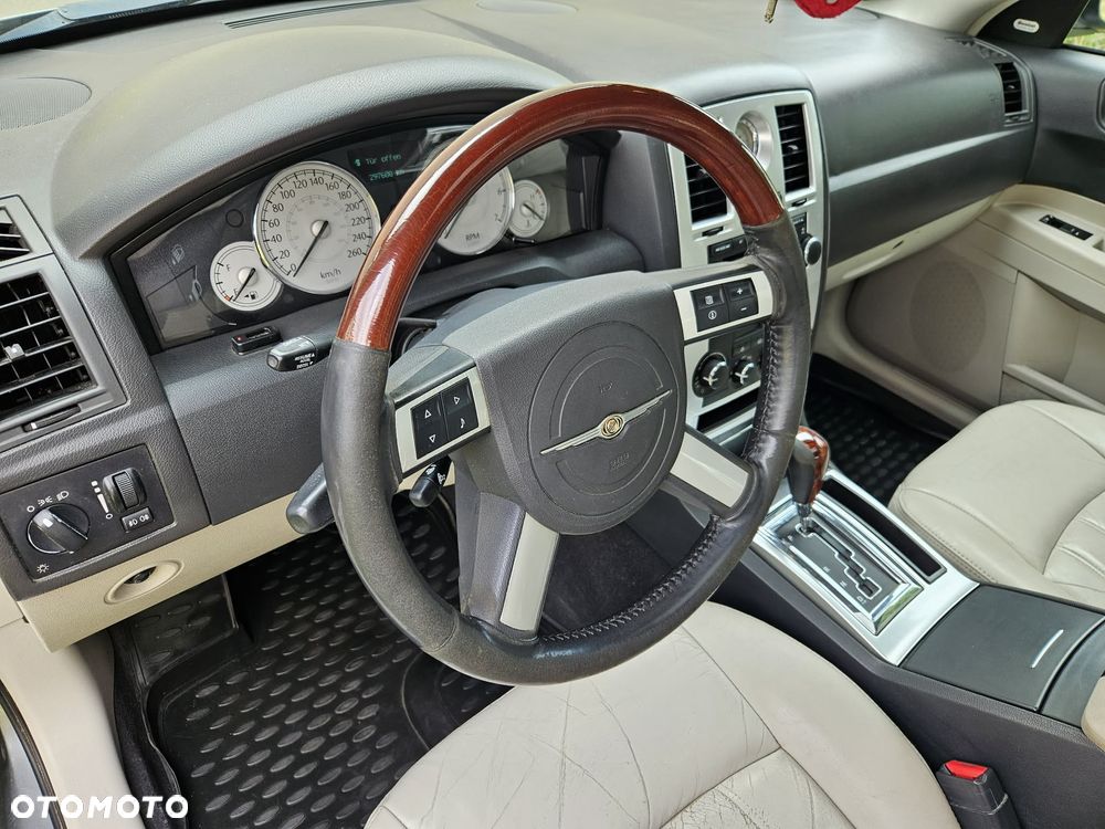 Chrysler 300C - 23