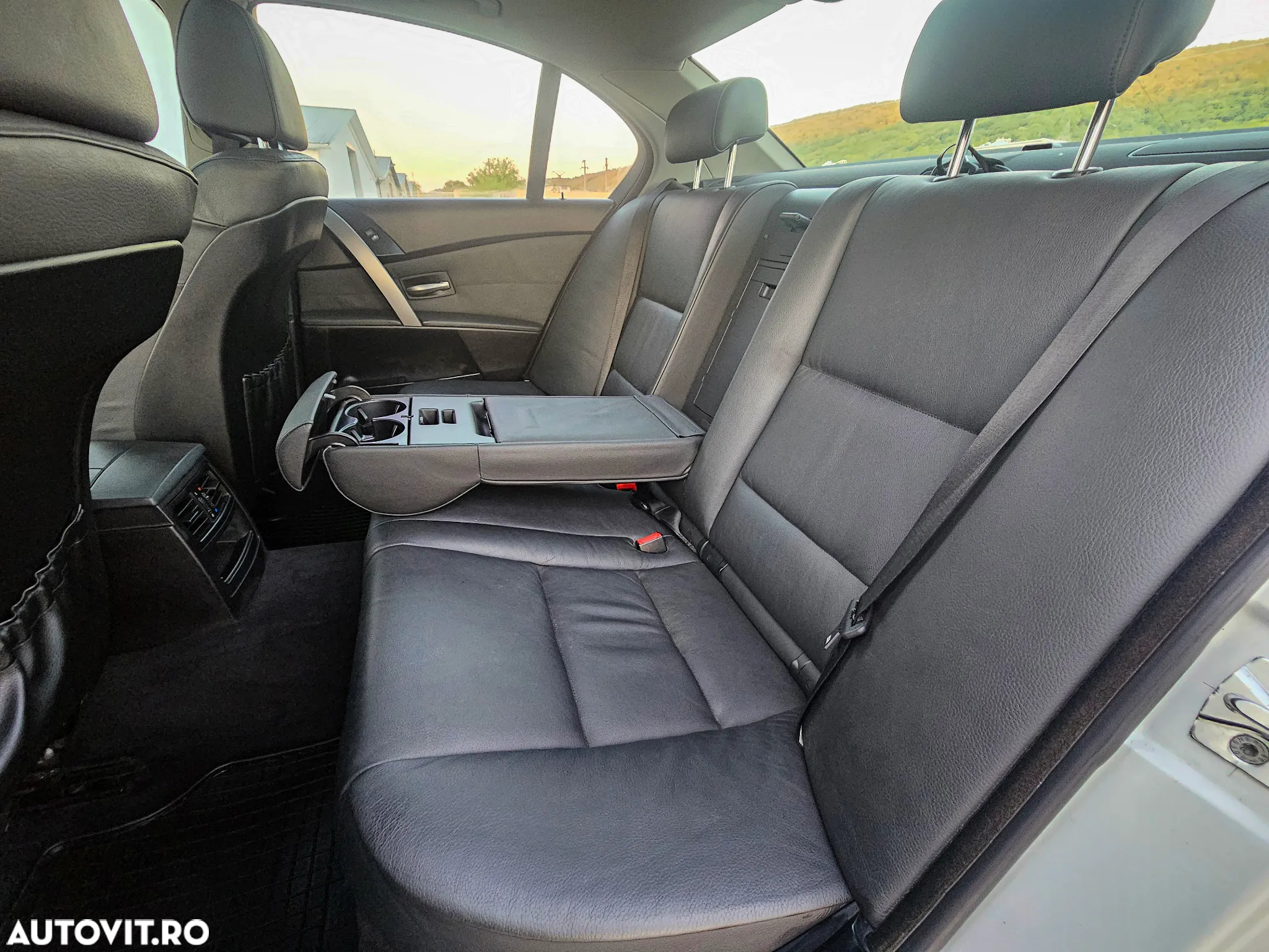 BMW Seria 5 525d Aut. - 9