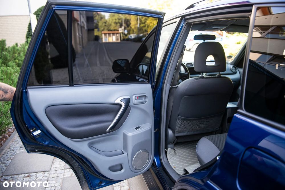 Toyota RAV4 2.0 VVT-i 4x4 - 18
