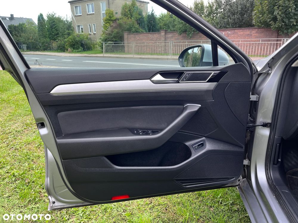Volkswagen Passat Variant - 20