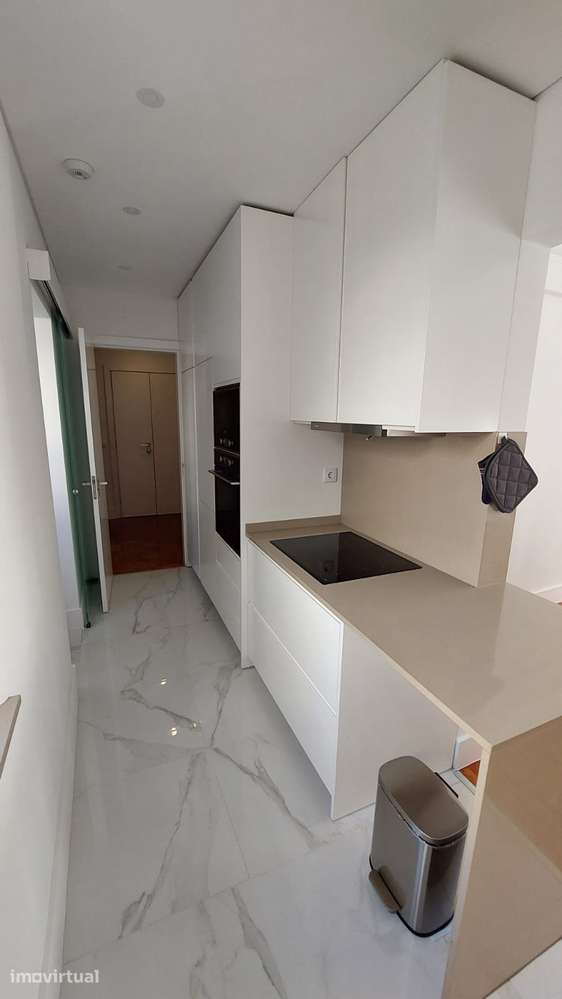 Enormous Bedroom with private living-room/office area - Grande imagem: 5/11