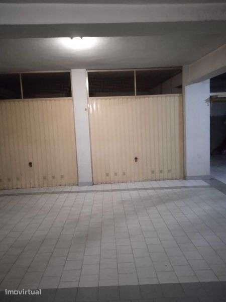 Garagem espetacular em caldas da rainha para arrendamento - Grande imagem: 5/9