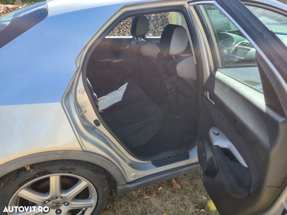 Honda Civic 1.8i Confort - 6