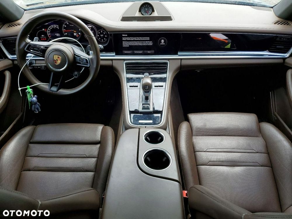 Porsche Panamera 4S - 8