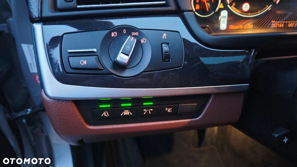 BMW Seria 5 525d xDrive - 3